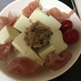 わさびドレッシングで豆腐のサラダ